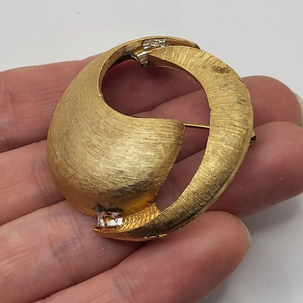 Vintage Brushed Gold JJ Circular Brooch Pin 1.75in